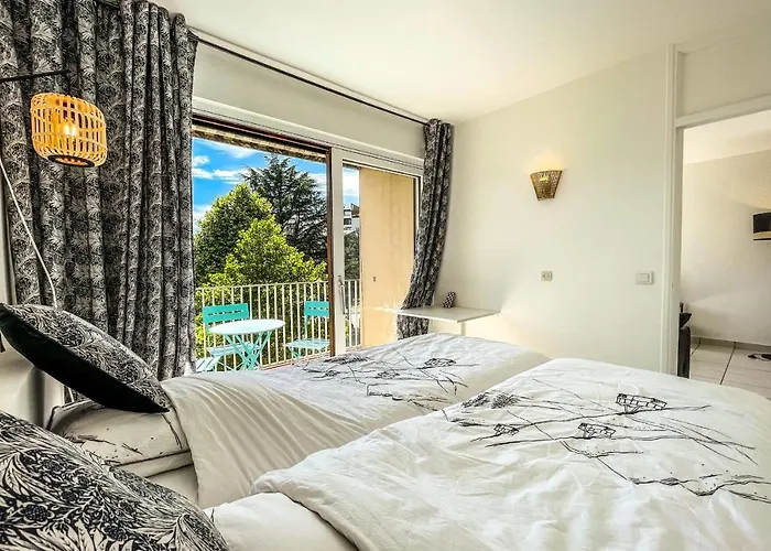 Annecy 1 Bedroom Apt With Balcony
